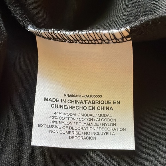 Women’s Black Nike Sportswear Loose Boyfriend Style Black Sleeveless Pocket Tank - Picture 11 of 16